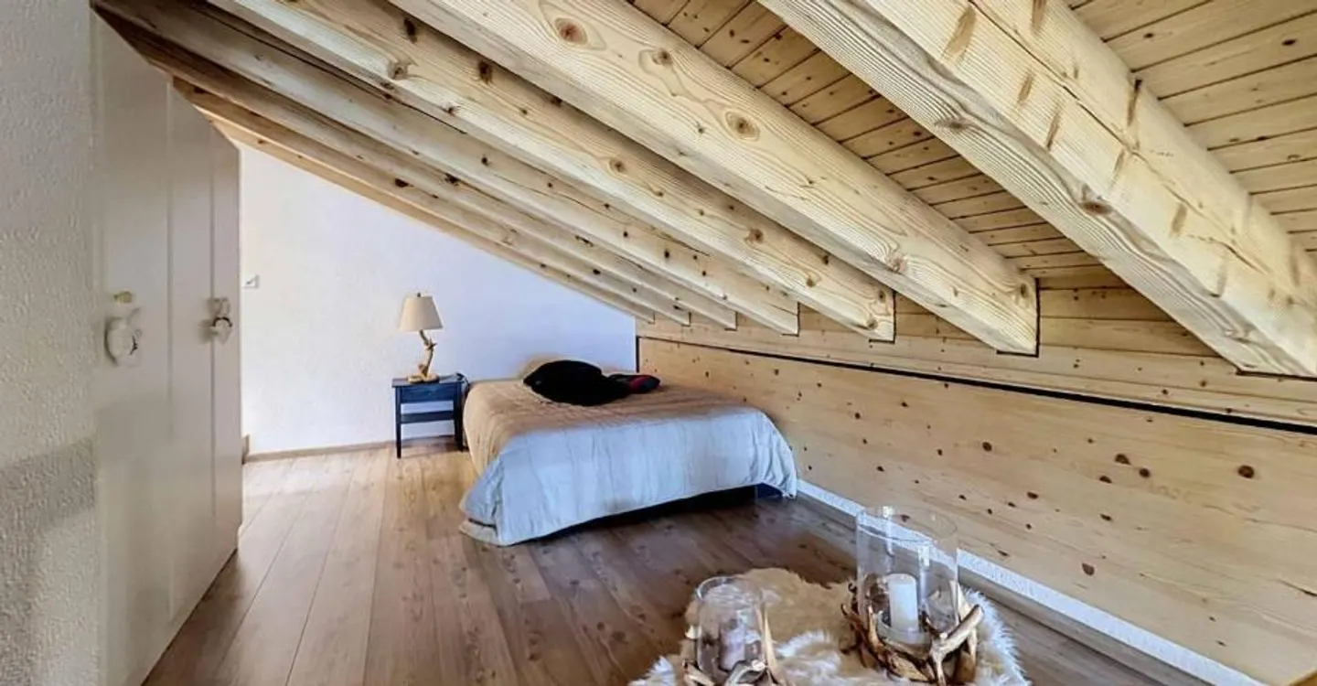 Stunning Duplex with Alpine Views - Photo 8 of 12