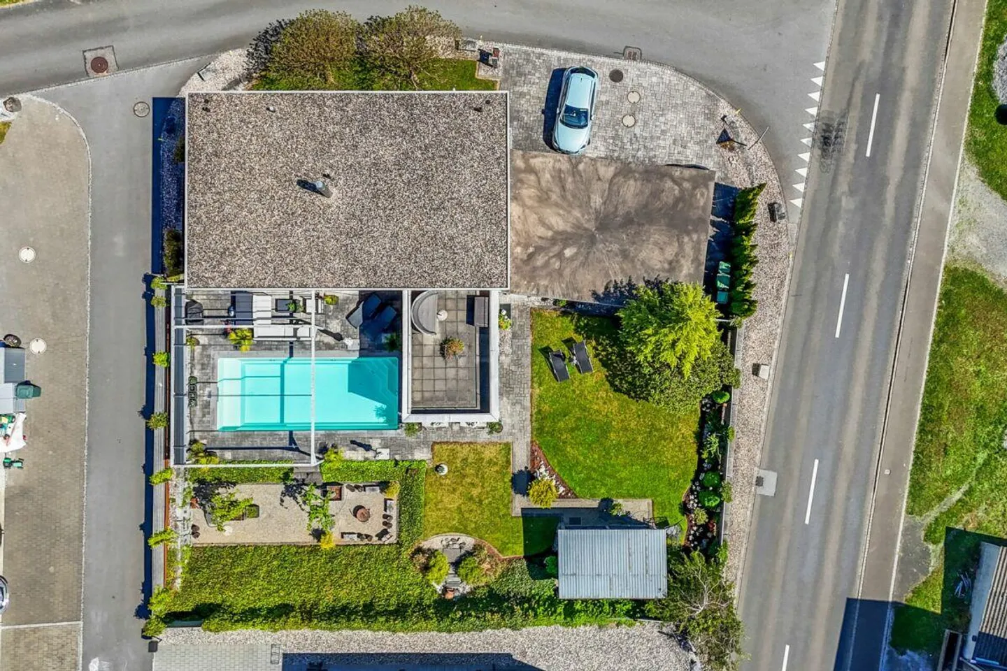 Esperienza abitativa moderna con vista - Casa unifamiliare con piscina, idillio da giardino e vista panoramica - Foto 21 di 28