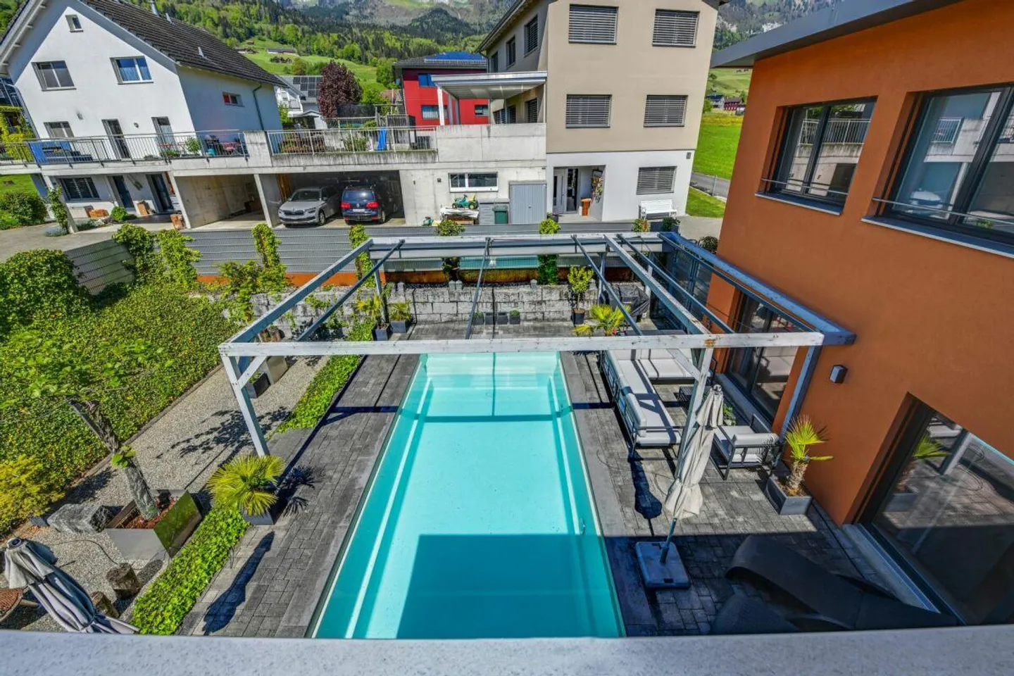 Esperienza abitativa moderna con vista - Casa unifamiliare con piscina, idillio da giardino e vista panoramica - Foto 19 di 28