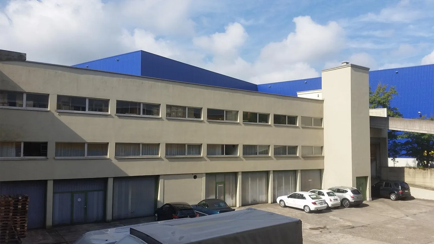 Office and/or commercial premises - 150 m2 - Photo 2 of 3