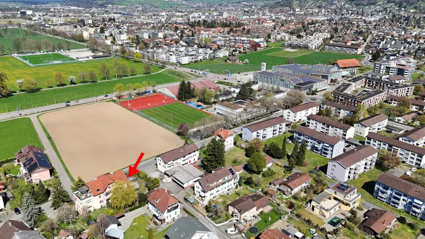 Grosszügiges Ein- bis Zweifamilienhaus an perfekter Familienlage - Photo 2 sur 15