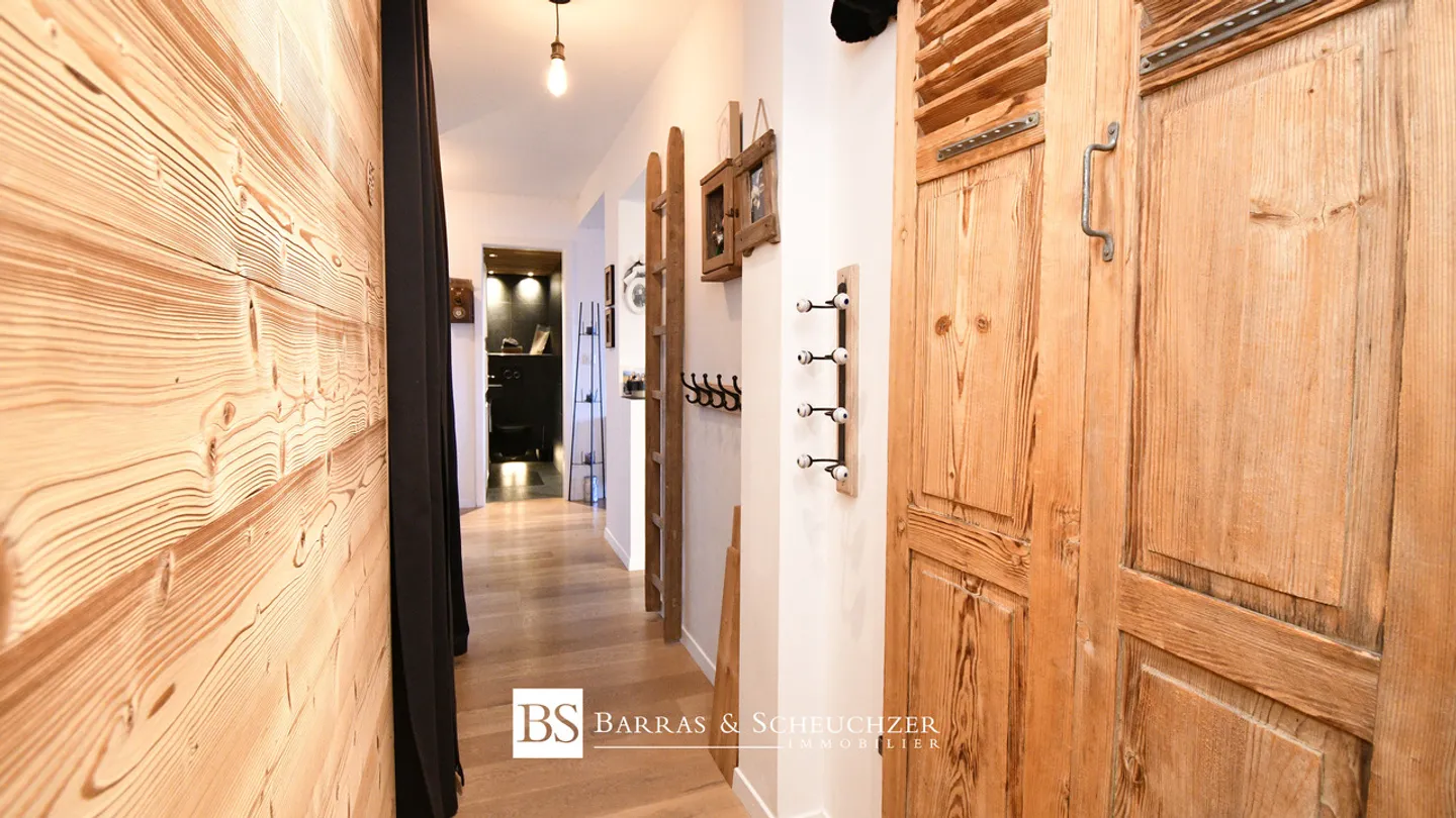 Charming 3.5 room renovated with panoramic view - Photo 8 of 11