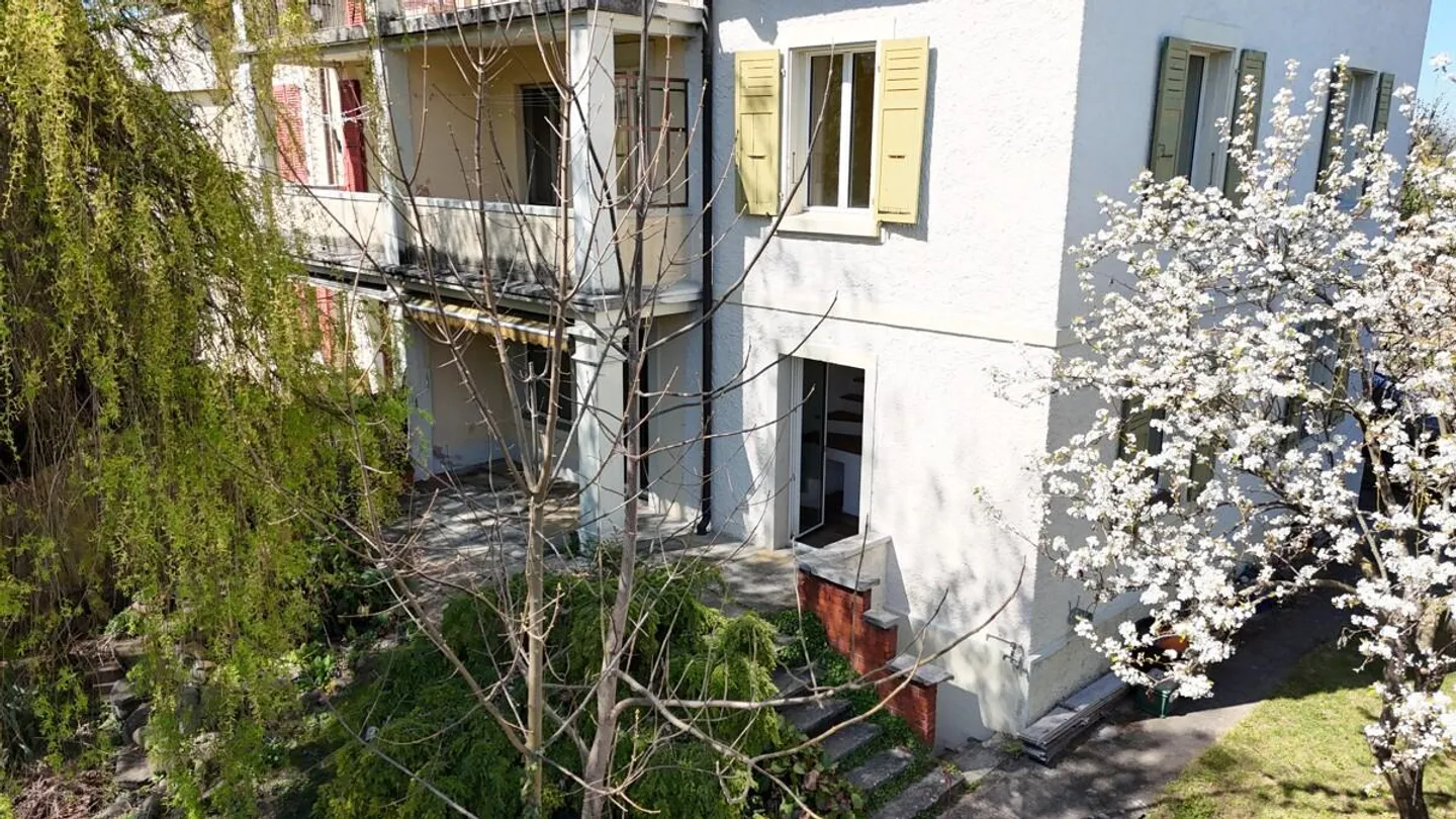 Grosszügiges Ein- bis Zweifamilienhaus an perfekter Familienlage - Photo 5 sur 15