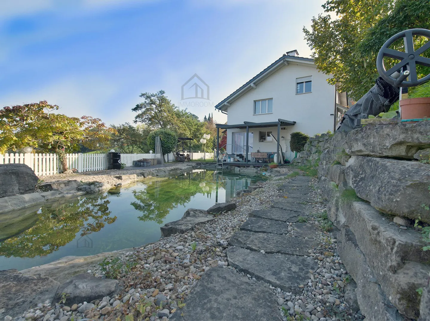 Traumhaftes Wohnen mit Pool, Wellness, Panoramasicht und Wald - Foto 2 von 27