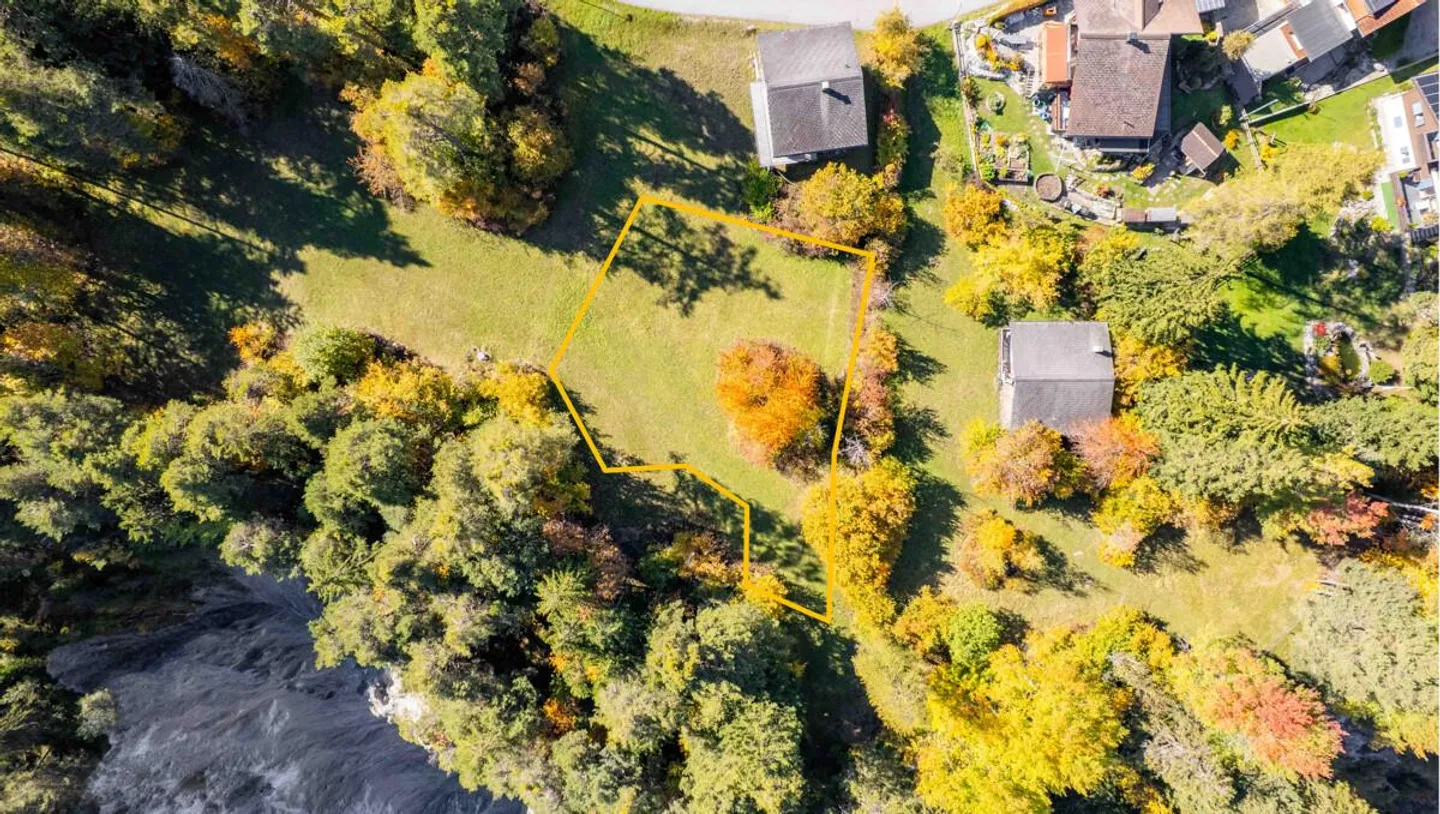 Sunny building land in a quiet forest edge location - Photo 2 of 4