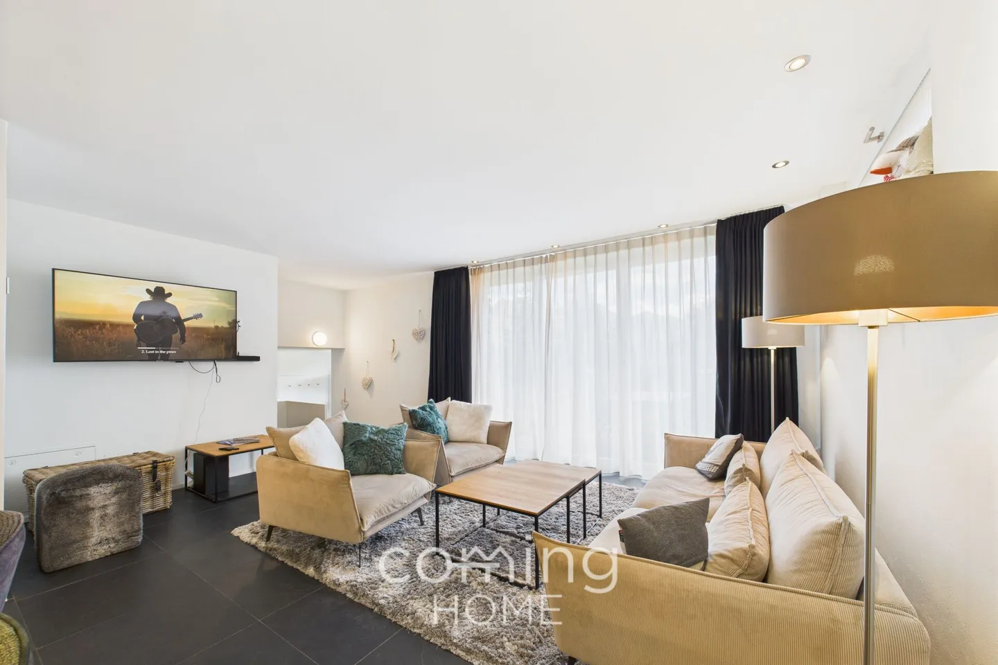 Riederalp: Exclusive 3-Room Oasis in Chalet Altishofen - furnished & ready to move in - Photo 2 of 15