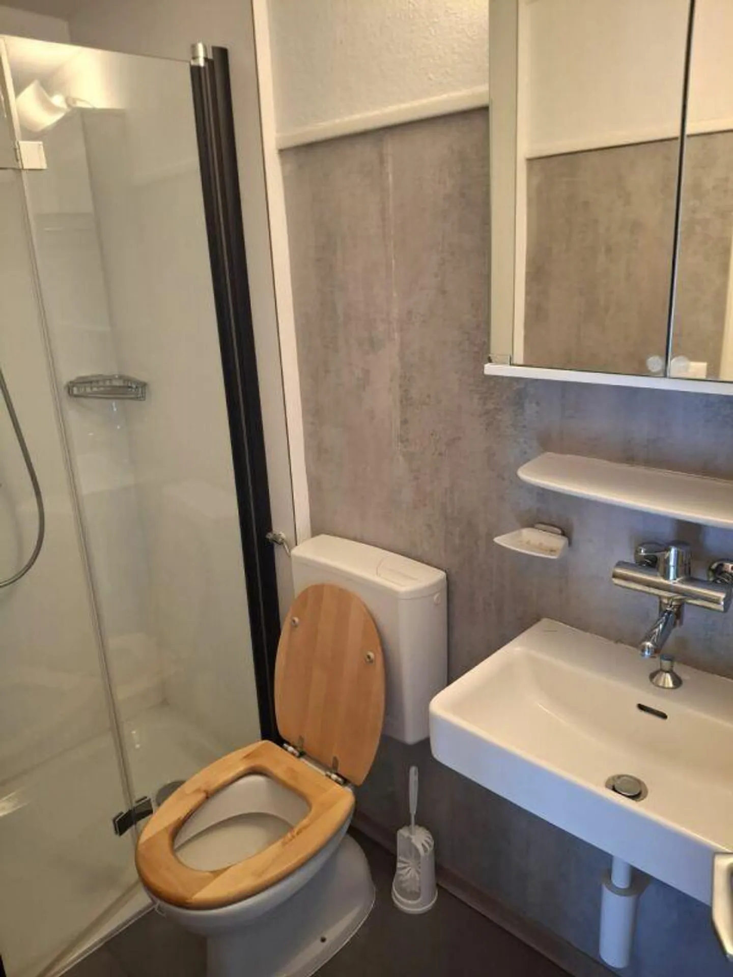 Small but original 2-room apartment with private entrance - Photo 7 of 9