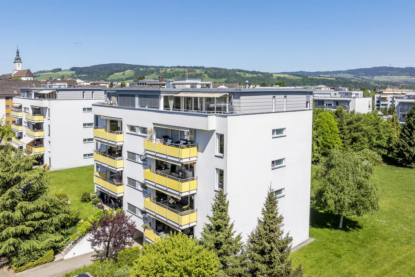 APPARTEMENT FAMILIAL 4.5P EN REZ DE JARDIN PROCHE TENNIS - LOT 04 - Photo 2 sur 28