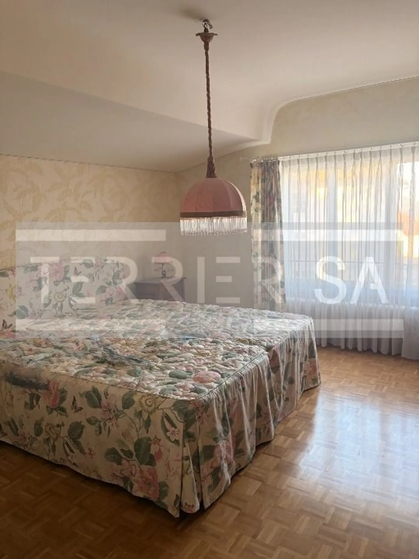 Bungalow charmant avec 2 appartements et grand jardin bordé d'arbres - Photo 6 sur 13