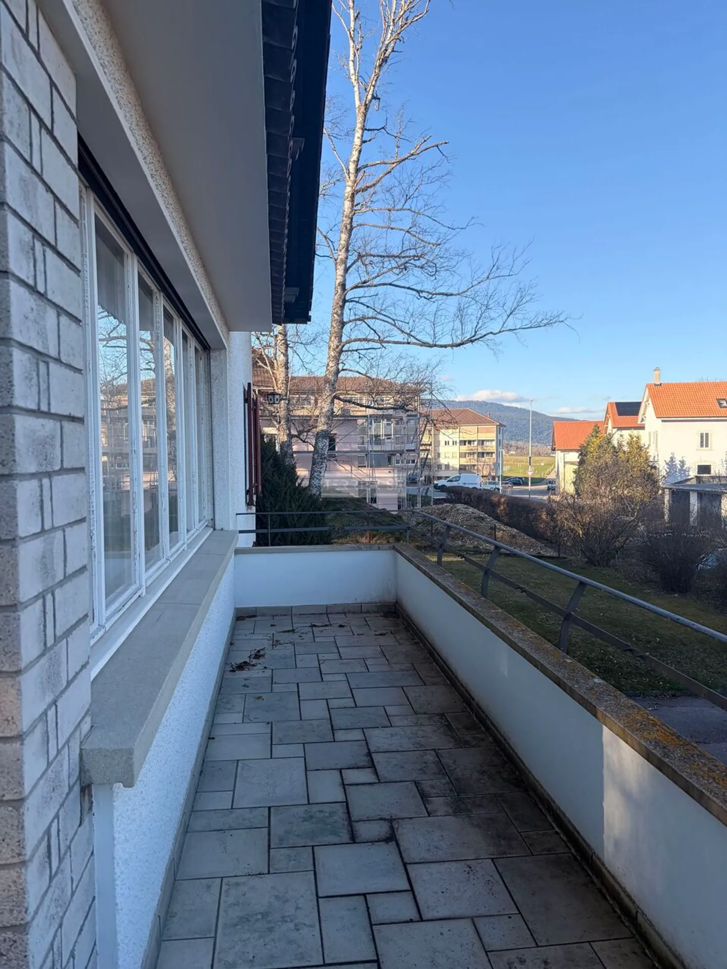 Bungalow charmant avec 2 appartements et grand jardin bordé d'arbres - Photo 10 sur 13