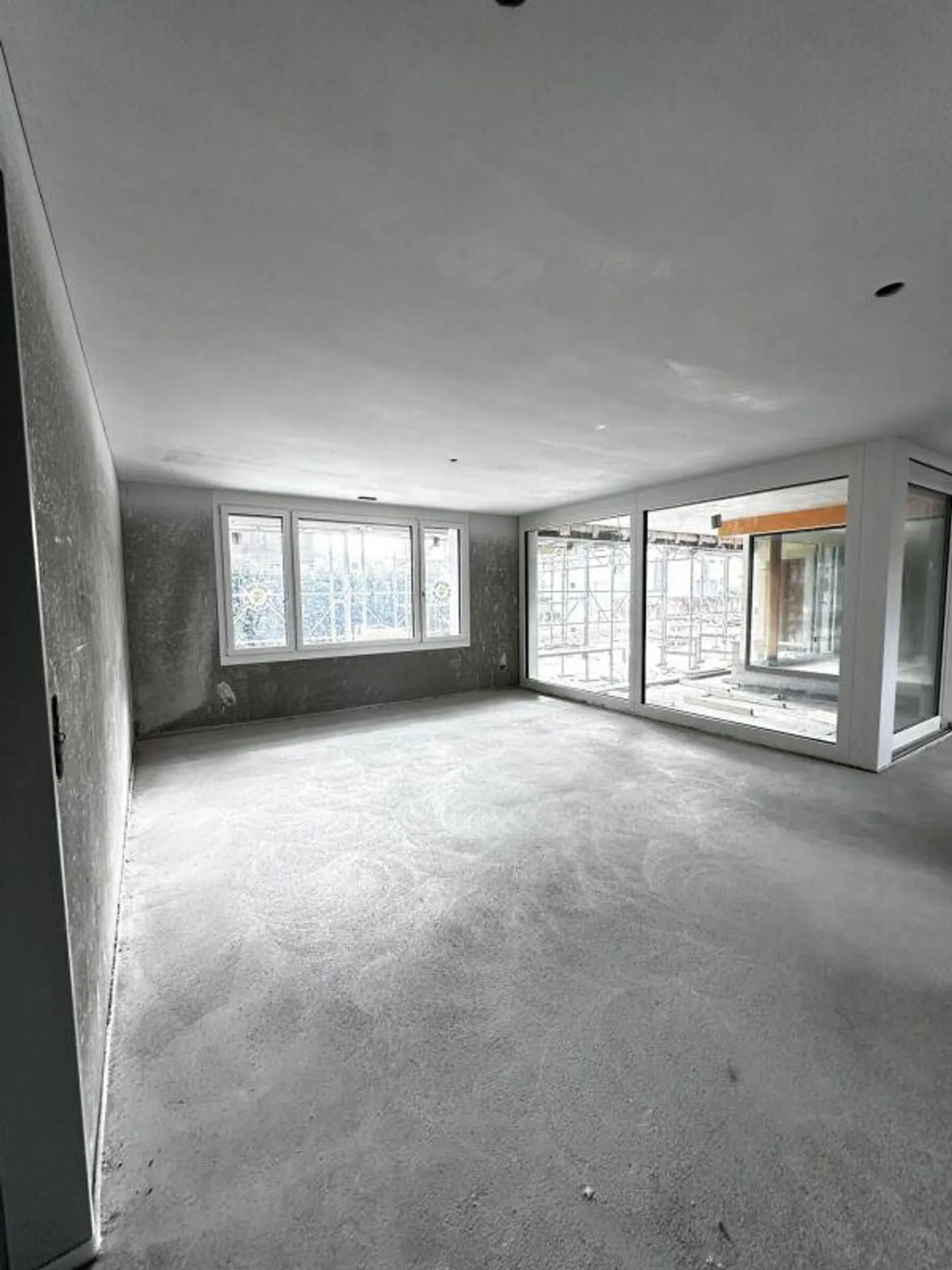 Appartement spacieux au rez-de-chaussée avec un agencement réfléchi et jardin privé - Photo 5 sur 8