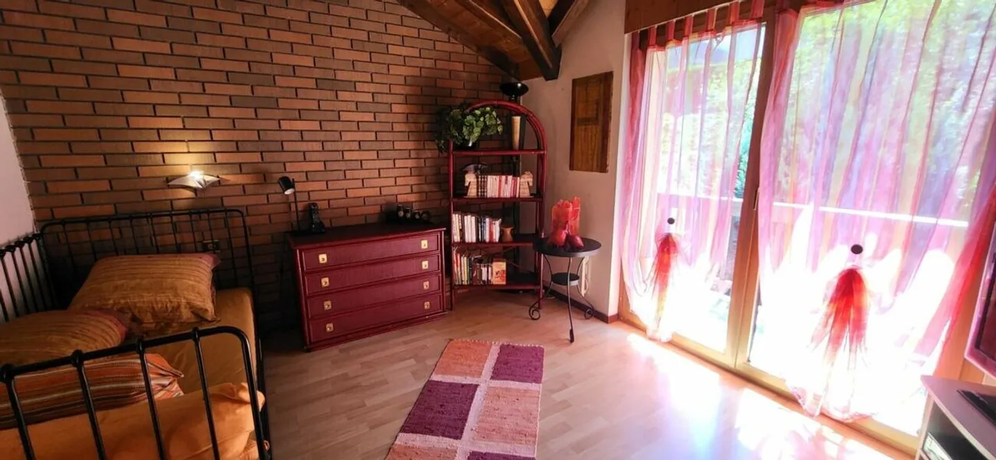 Propriété au caractère unique composée de 3 appartements - Photo 5 sur 34