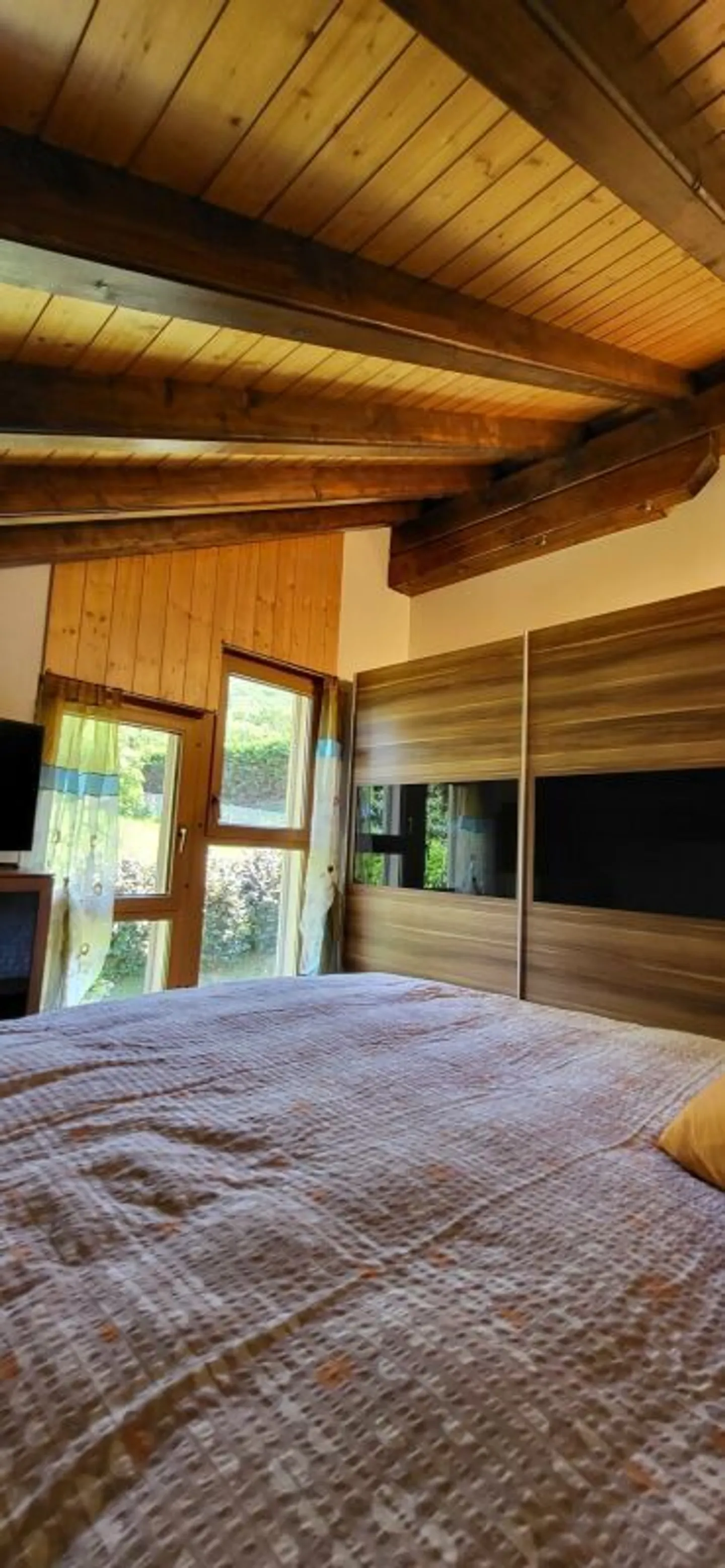 Propriété au caractère unique composée de 3 appartements - Photo 23 sur 34