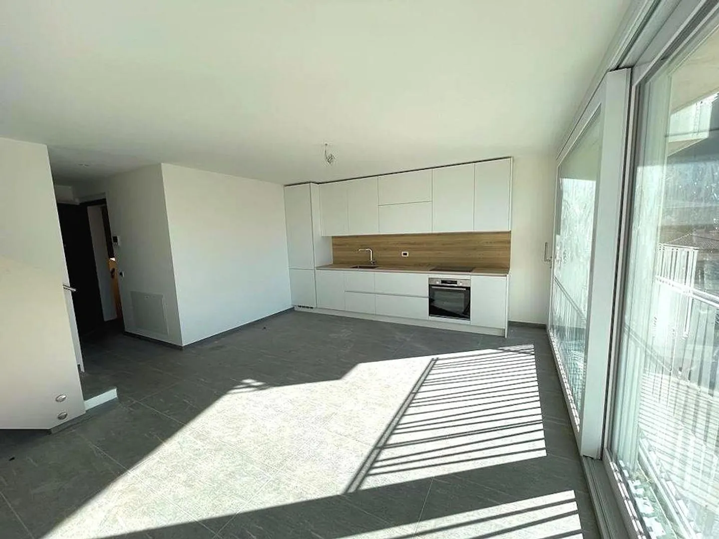 Modernes Duplexapartment in Lumino - Foto 4 von 8