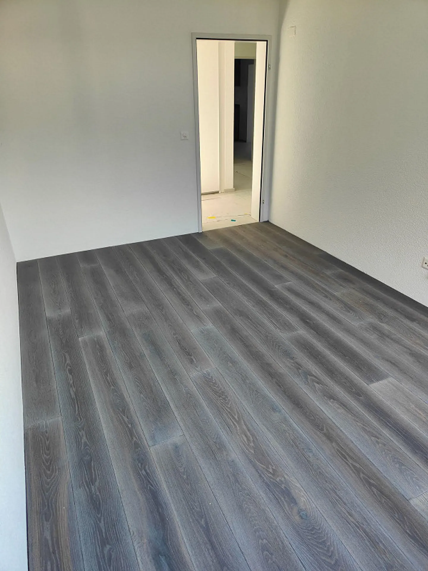 Stylish Living in the Popular Lacuna Quarter - Photo 18 of 22