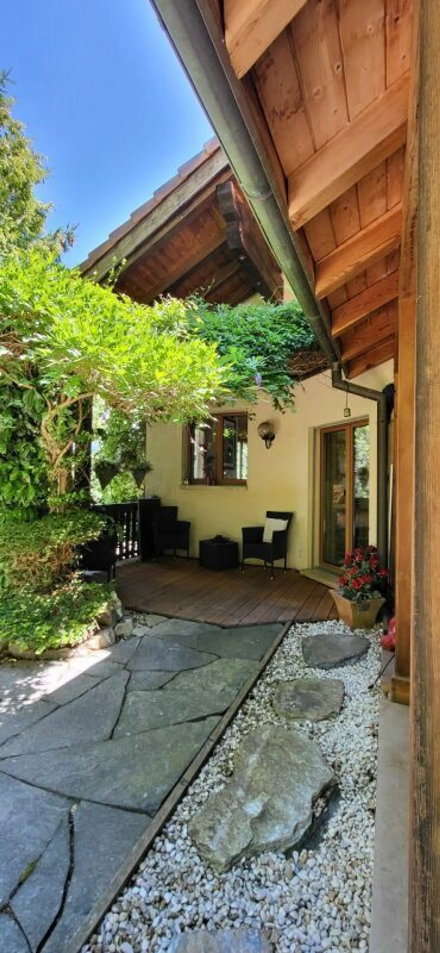 Propriété au caractère unique composée de 3 appartements - Photo 34 sur 34