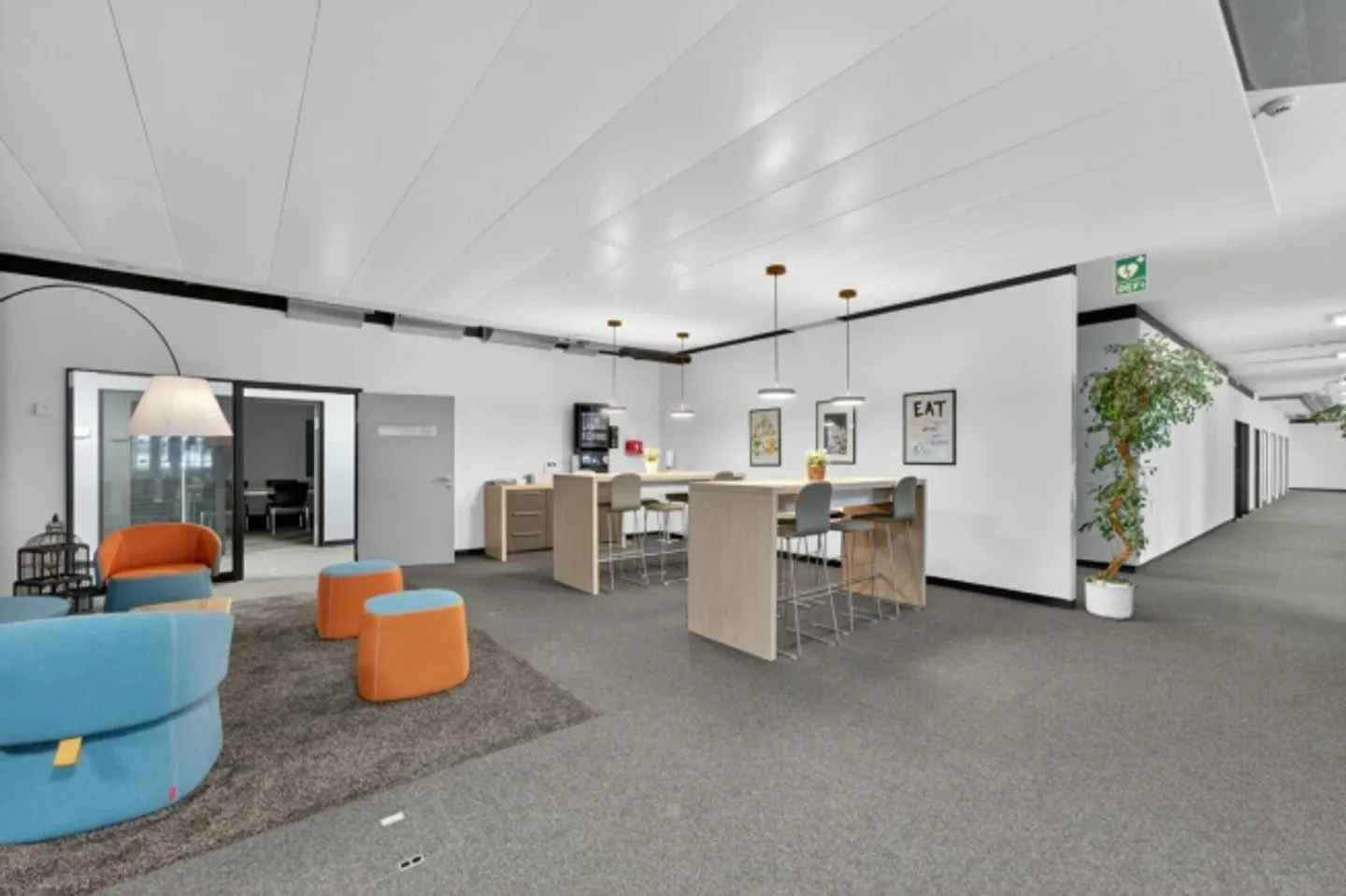 Spazi per uffici ampliati in una posizione ben collegata - Foto 3 di 11