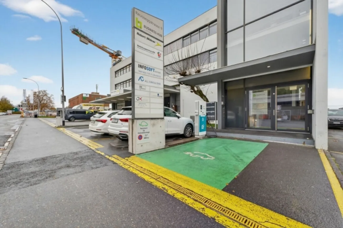 Spazi per uffici ampliati in una posizione ben collegata - Foto 5 di 11