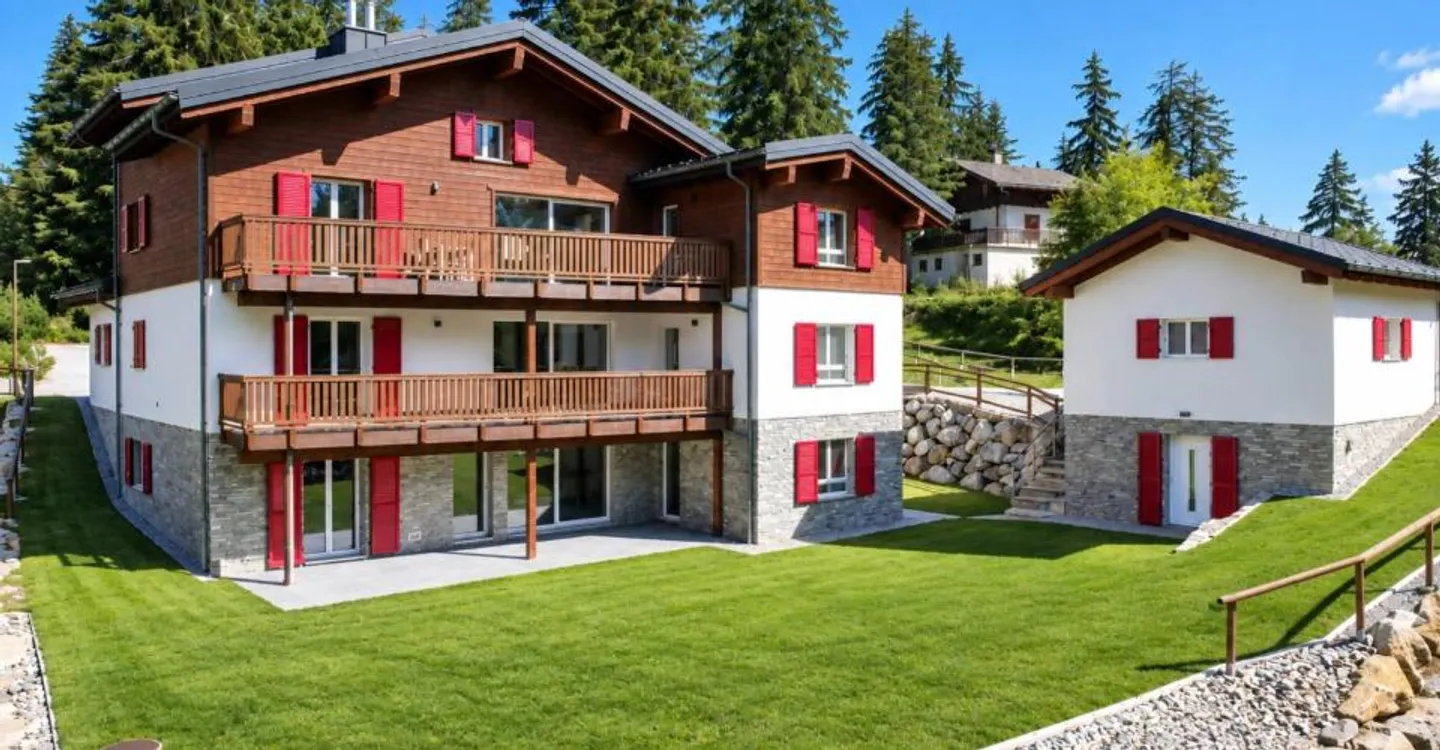 15,5-ZIMMER CHALET, DAS AUS DREI UNABHÄNGIGEN WOHNUNGEN BESTEHT - Foto 1 von 12