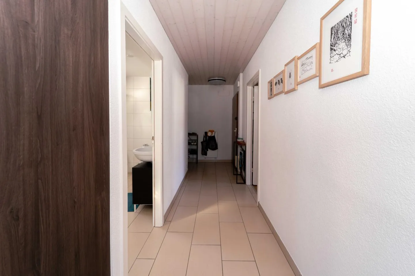 Rare Spaces for a 2.5-Room Typology - Photo 5 of 11