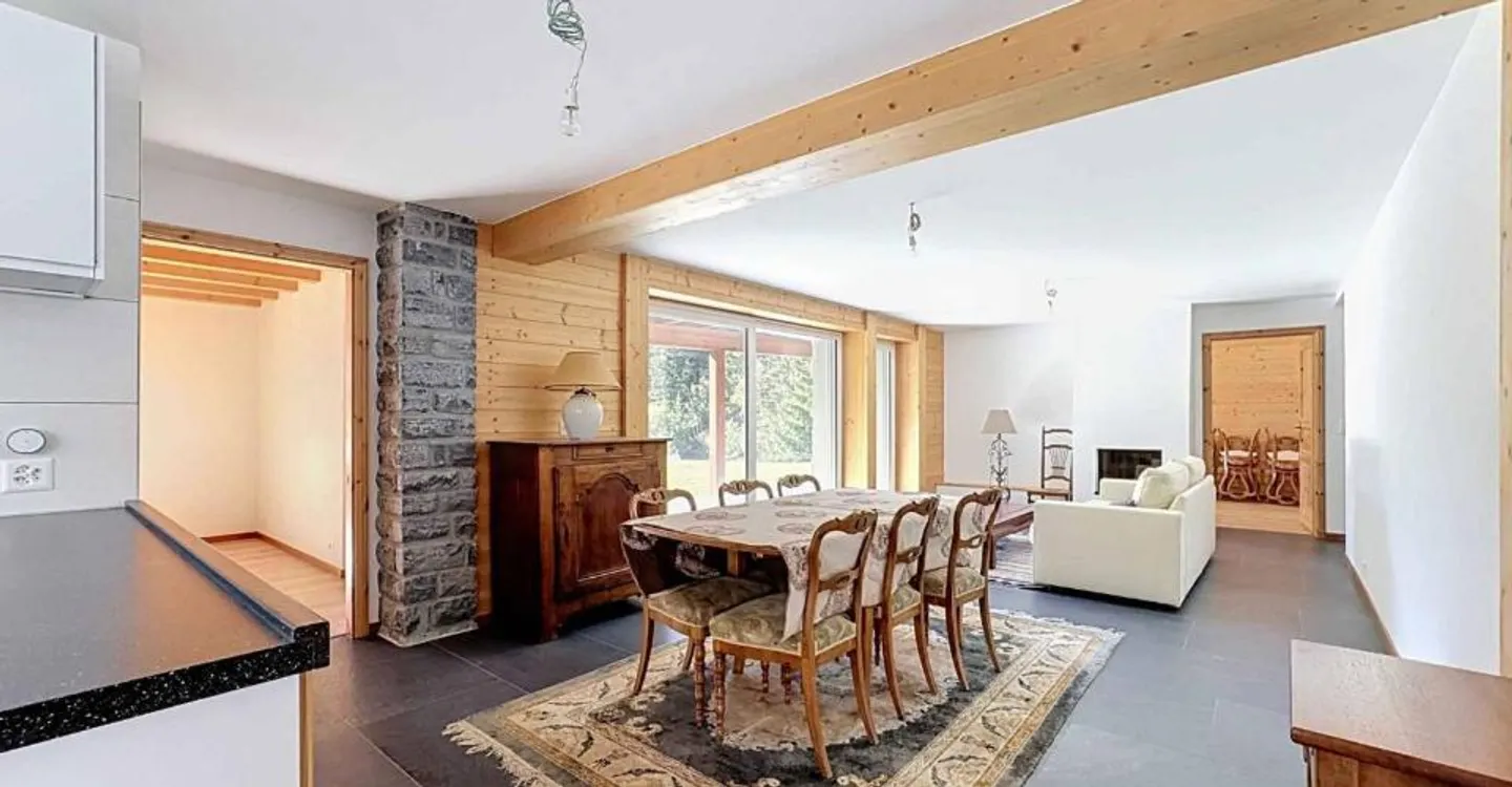 15,5-ZIMMER CHALET, DAS AUS DREI UNABHÄNGIGEN WOHNUNGEN BESTEHT - Foto 10 von 12