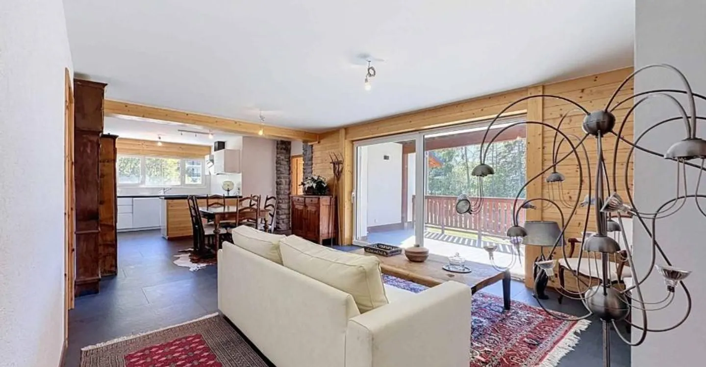 15,5-ZIMMER CHALET, DAS AUS DREI UNABHÄNGIGEN WOHNUNGEN BESTEHT - Foto 7 von 12