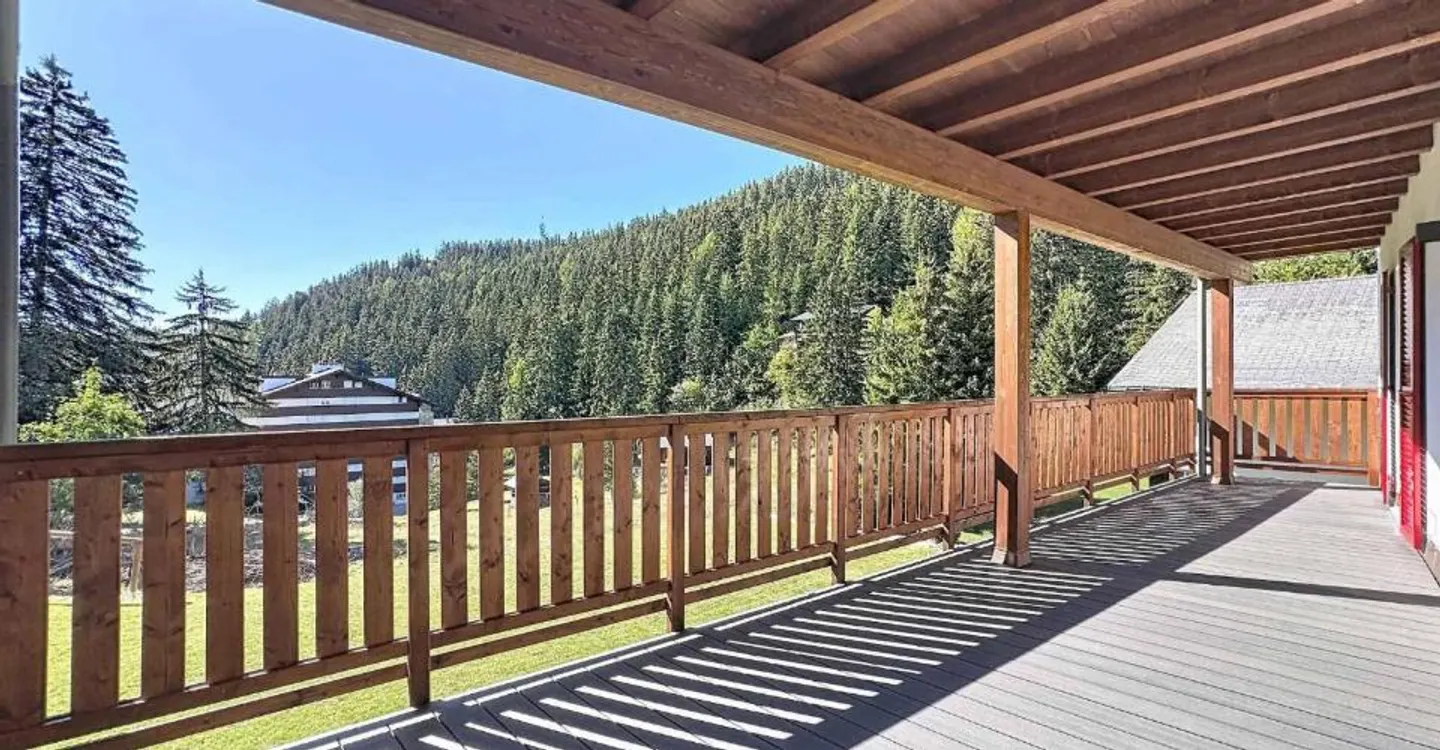 15,5-ZIMMER CHALET, DAS AUS DREI UNABHÄNGIGEN WOHNUNGEN BESTEHT - Foto 9 von 12