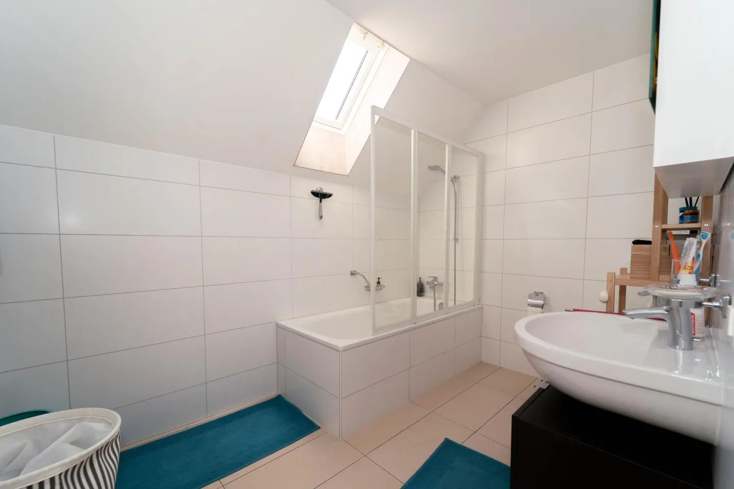 Rare Spaces for a 2.5-Room Typology - Photo 9 of 11