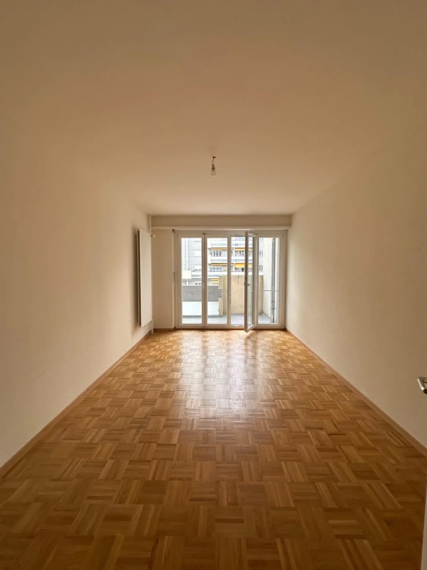 Charming 5-Room Apartment - Photo 5 of 11