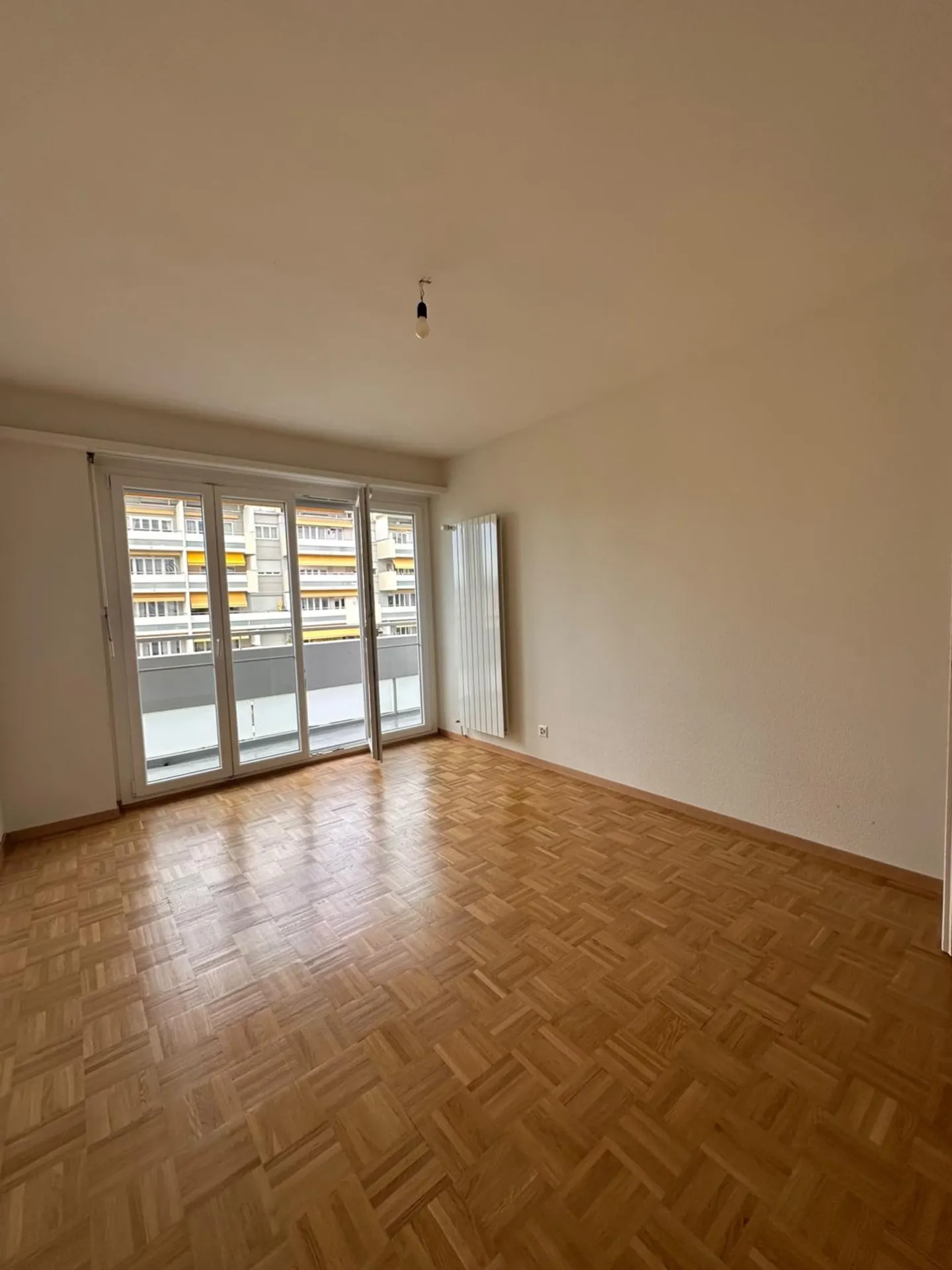 Charming 5-Room Apartment - Photo 8 of 11