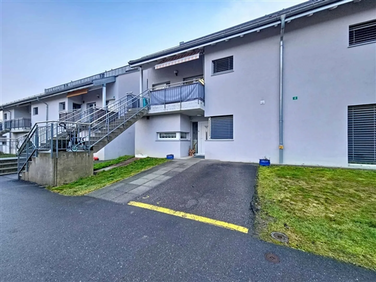 Spacious Apartment with Garden - Photo 2 of 13