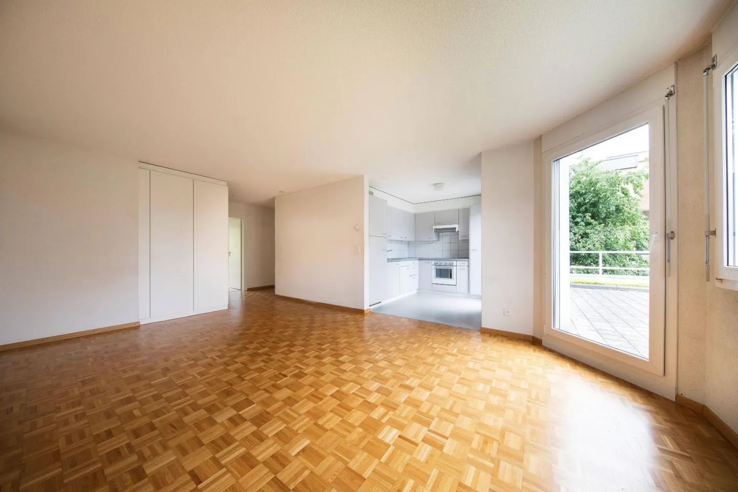 5-room apartment - Photo 1 of 8