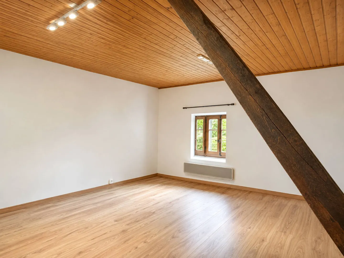 Charming Farmhouse Retreat - Photo 12 of 13