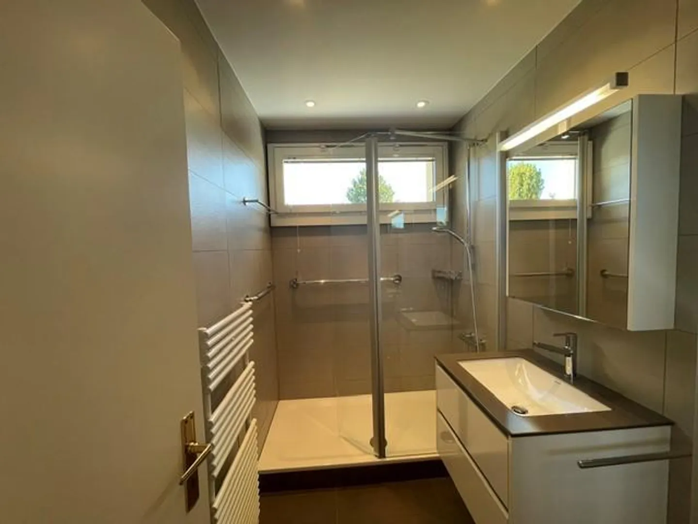 Exklusiv - Schönes Penthouse mit 4 Zimmern und 110 m2 Terrasse - Foto 5 von 6