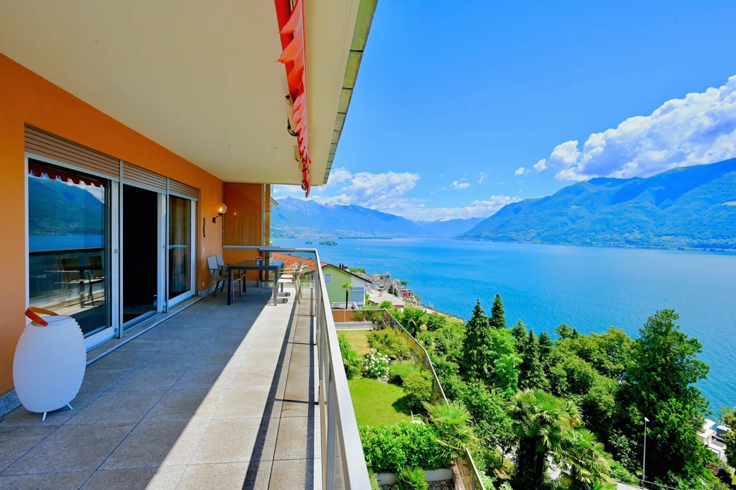 Ihre Ferienresidenz am Lago Maggiore, wo das Blau niemals endet - Foto 2 von 18