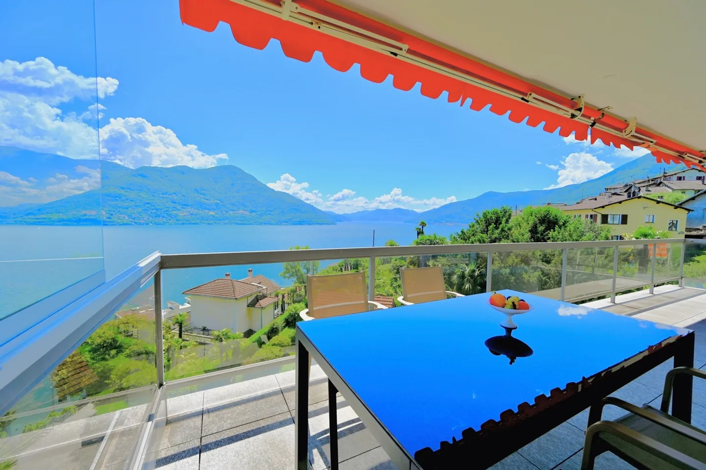 Ihre Ferienresidenz am Lago Maggiore, wo das Blau niemals endet - Foto 3 von 18