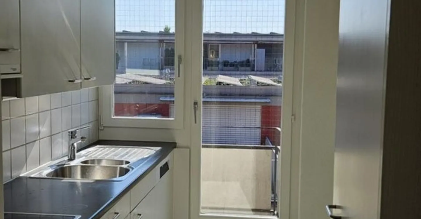 Limited until 30.09.2028 - Apartment at Adliswil Station - Photo 2 of 10