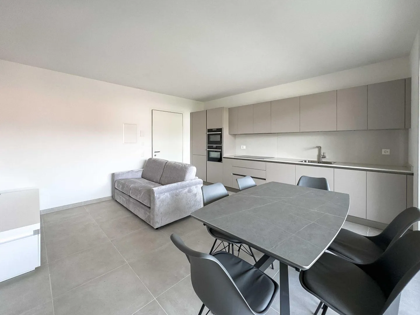 Nouvel appartement de 3,5 pièces à louer à Genestrerio - Photo 1 sur 11