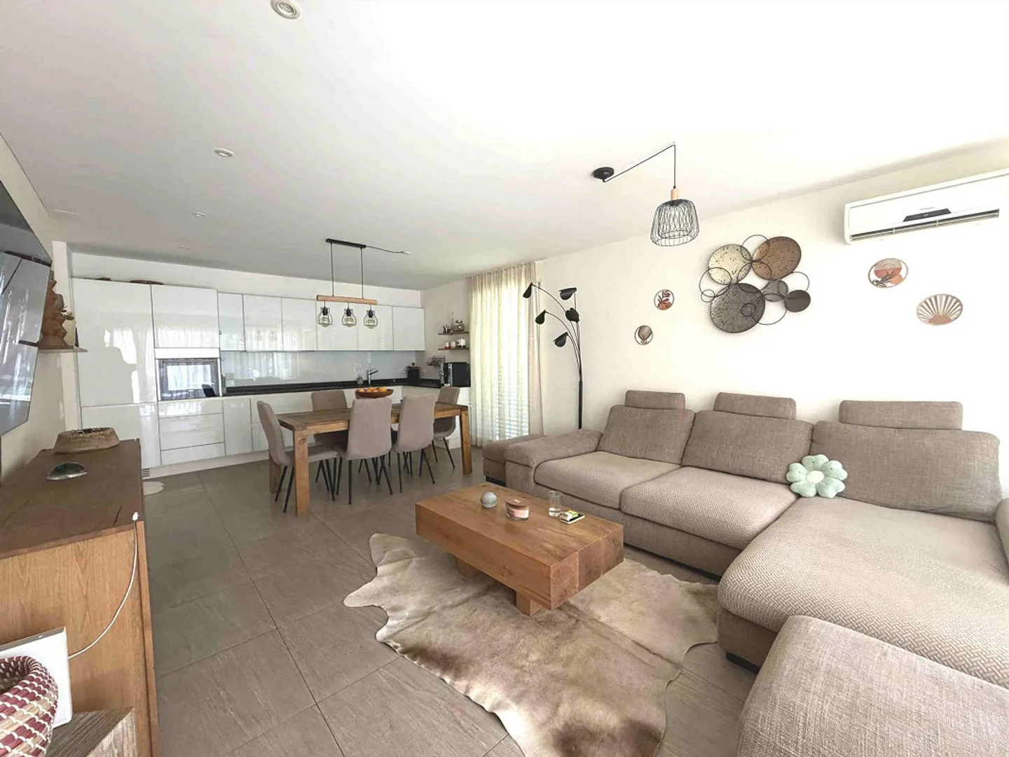 Apartment with private garden in a small and elegant residence - Photo 6 of 13