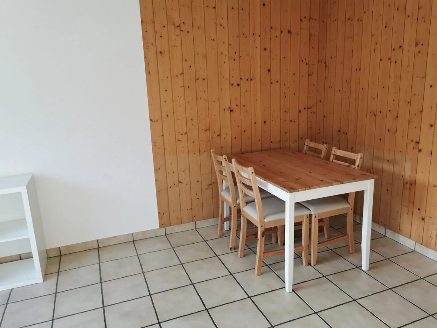 Studio luminoso e bello di 1 stanza disponibile immediatamente, parzialmente arredato - Foto 4 di 8
