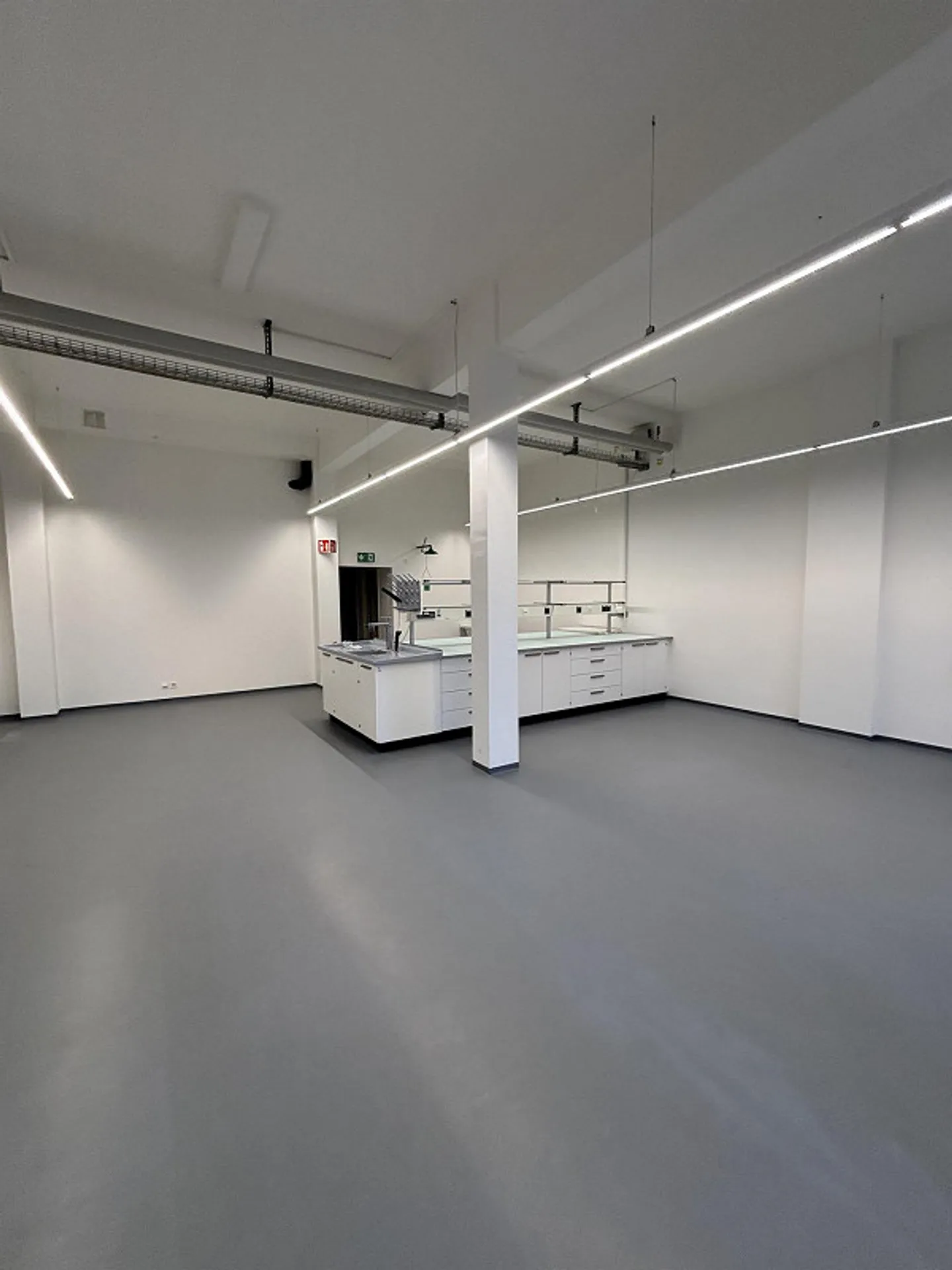 Locaux commerciaux sur le tuwagareal - Photo 9 sur 15
