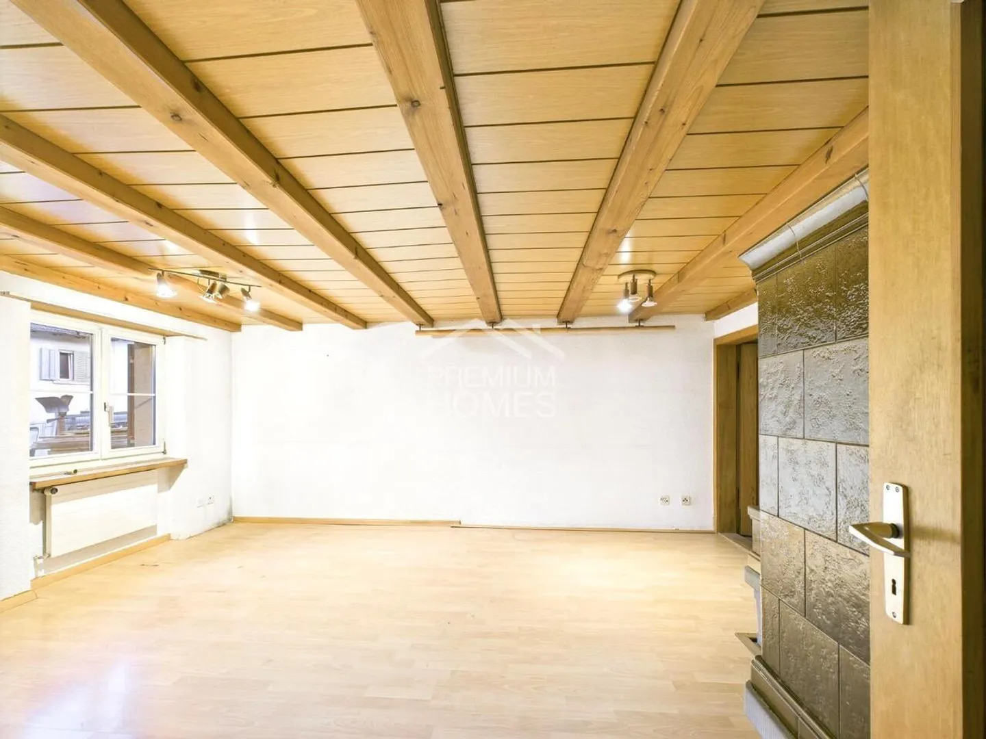 Double Potential: A House Ready to Move In, One for Redesign - Photo 3 of 12