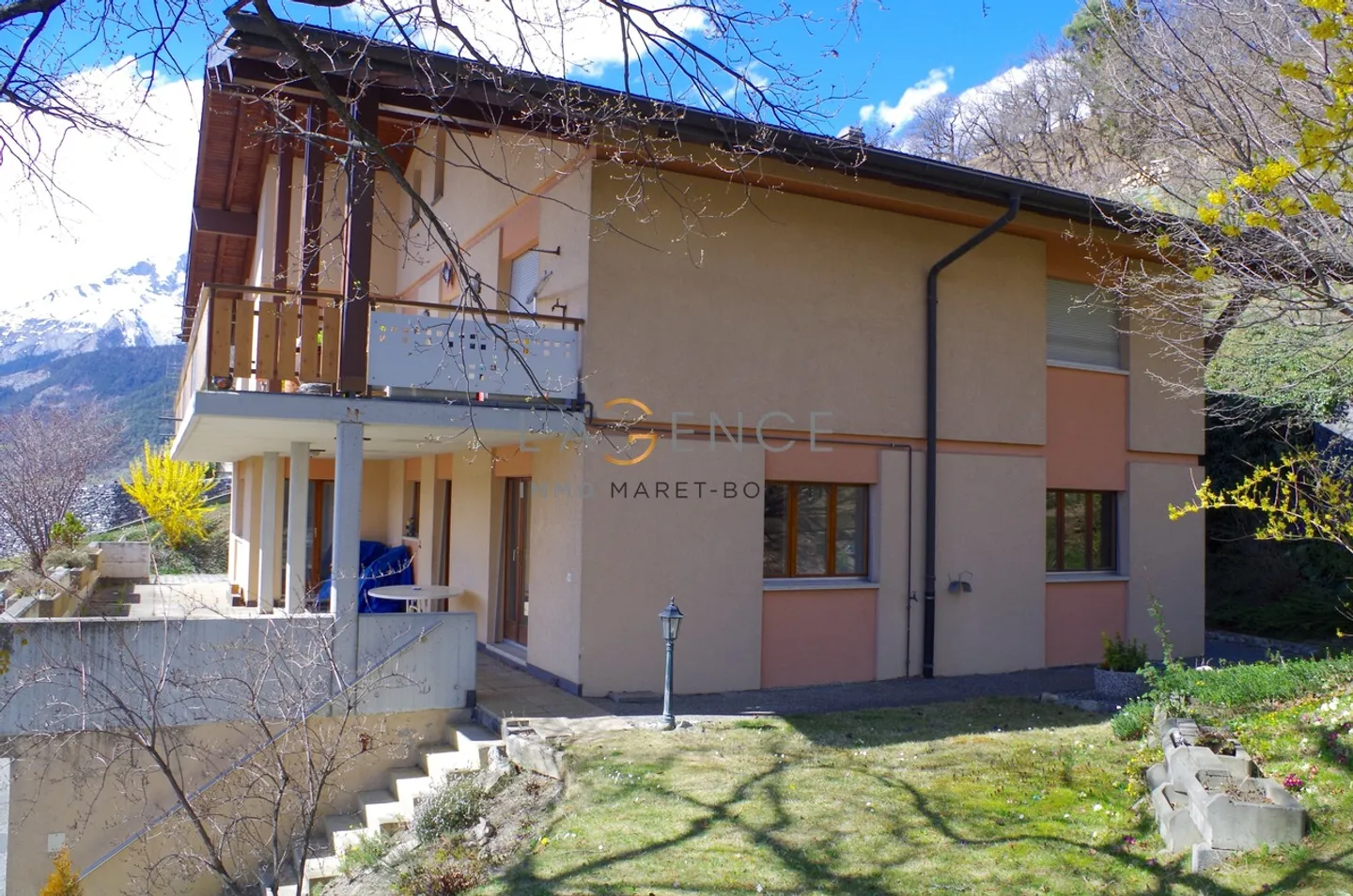 APPARTAMENTO 4,5 LOCALI CON TERRAZZA - GIARDINO E VISTA PANORAMICA - Foto 7 di 11