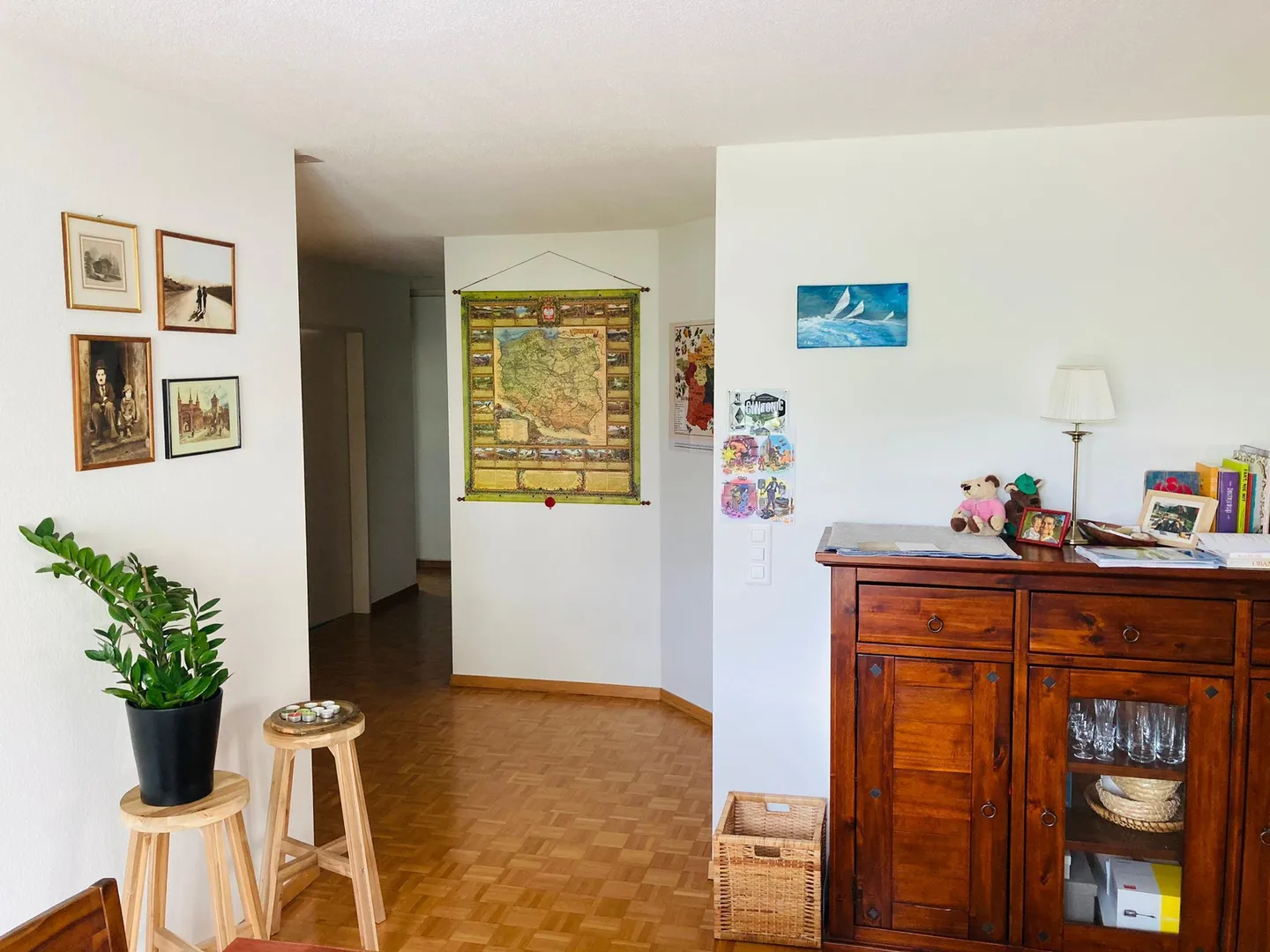 Central, family-friendly, simply beautiful living - Photo 4 of 9