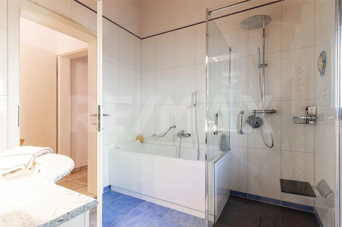 Renoviertes Haus mit Pergola - Foto 11 von 13