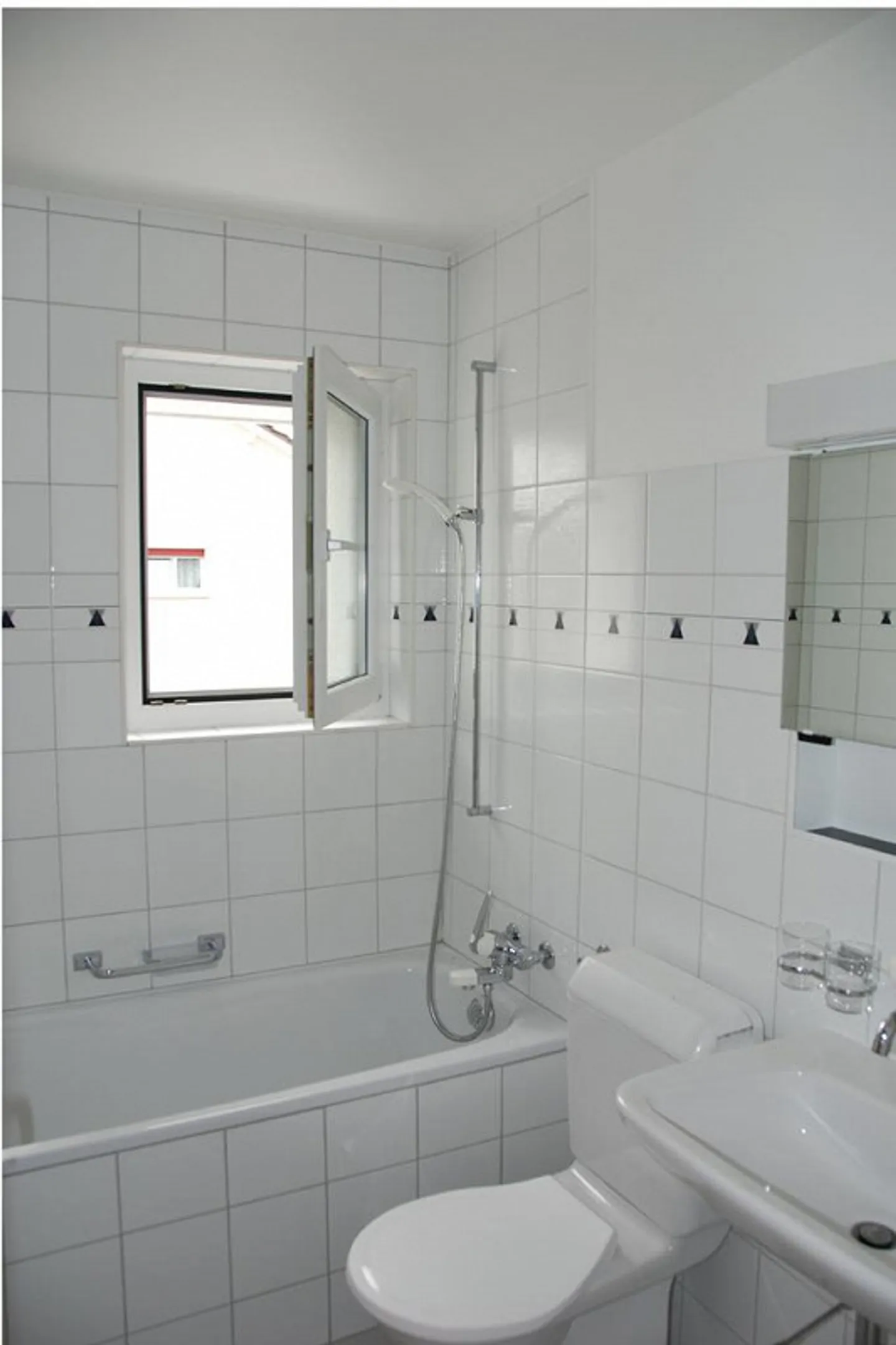 Ruhige Wohnung mit Balkon - Foto 5 von 6