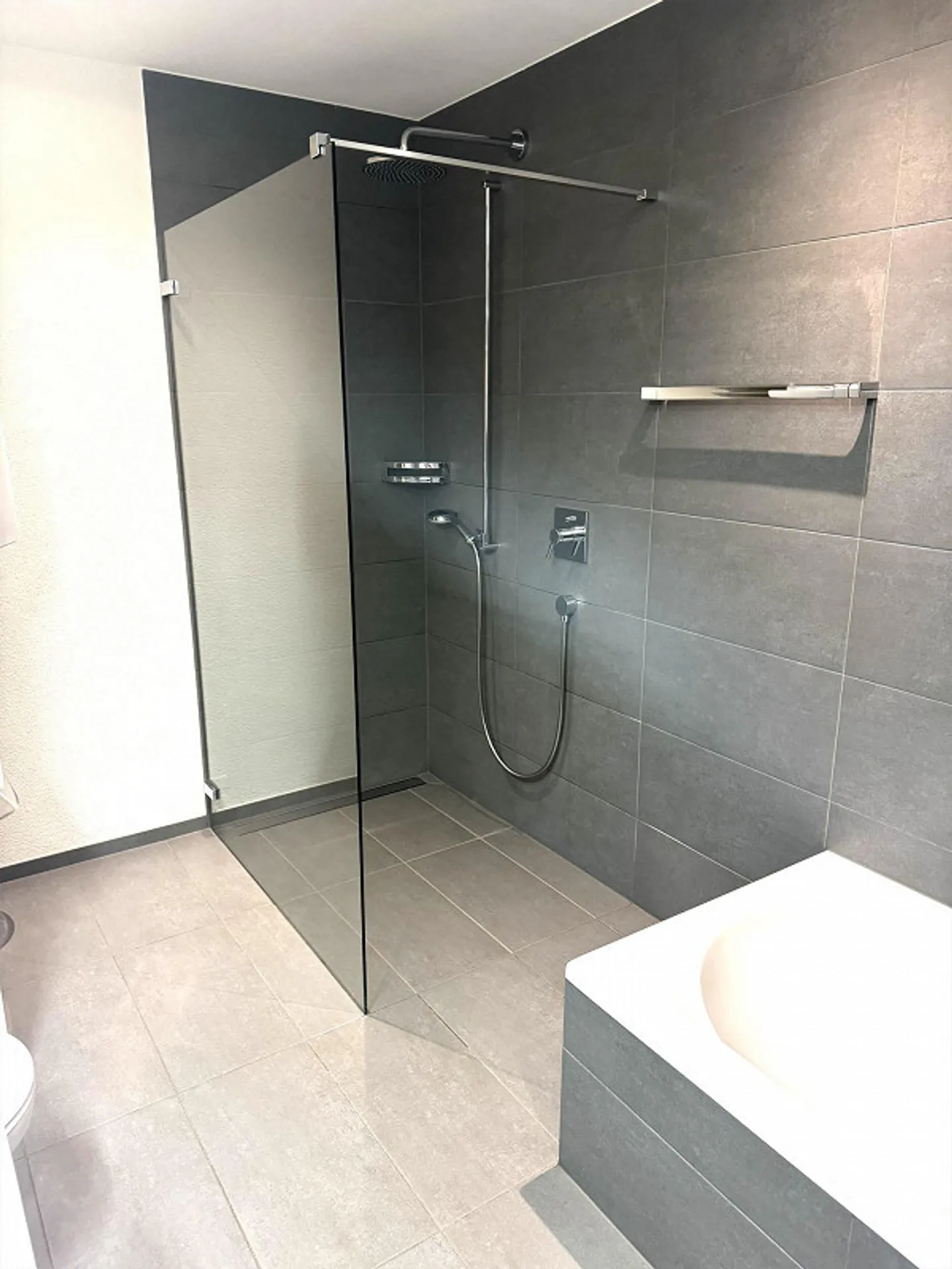 Luminoso appartamento di 3,5 stanze con vista sulle montagne in vendita! - Foto 5 di 19