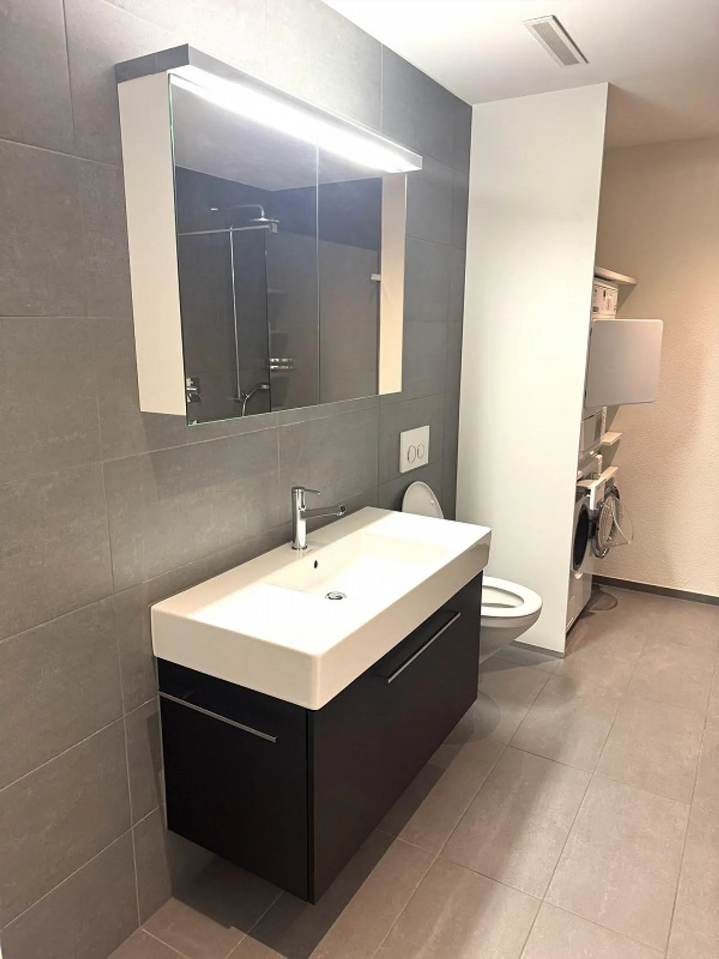 Luminoso appartamento di 3,5 stanze con vista sulle montagne in vendita! - Foto 6 di 19