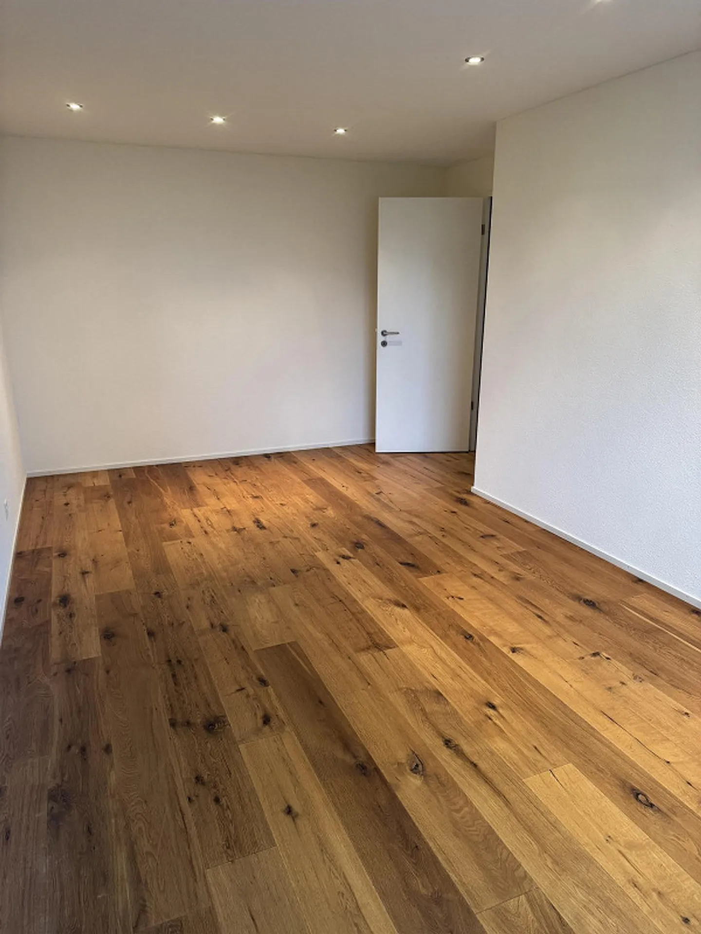 Luminoso appartamento di 3,5 stanze con vista sulle montagne in vendita! - Foto 7 di 19