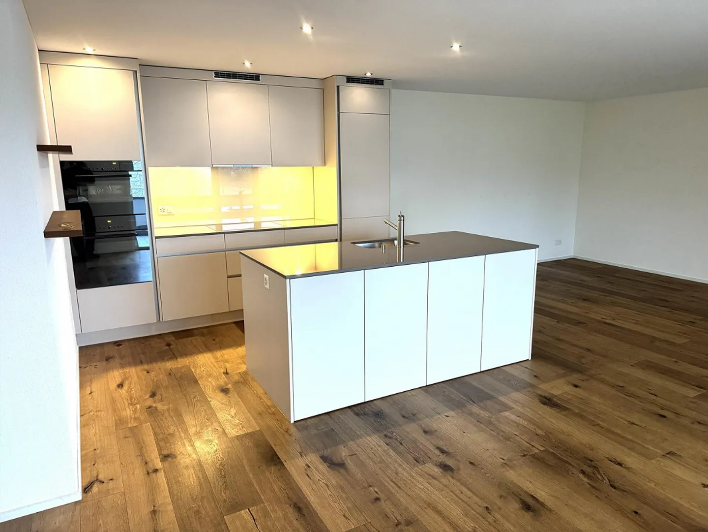 Luminoso appartamento di 3,5 stanze con vista sulle montagne in vendita! - Foto 10 di 19